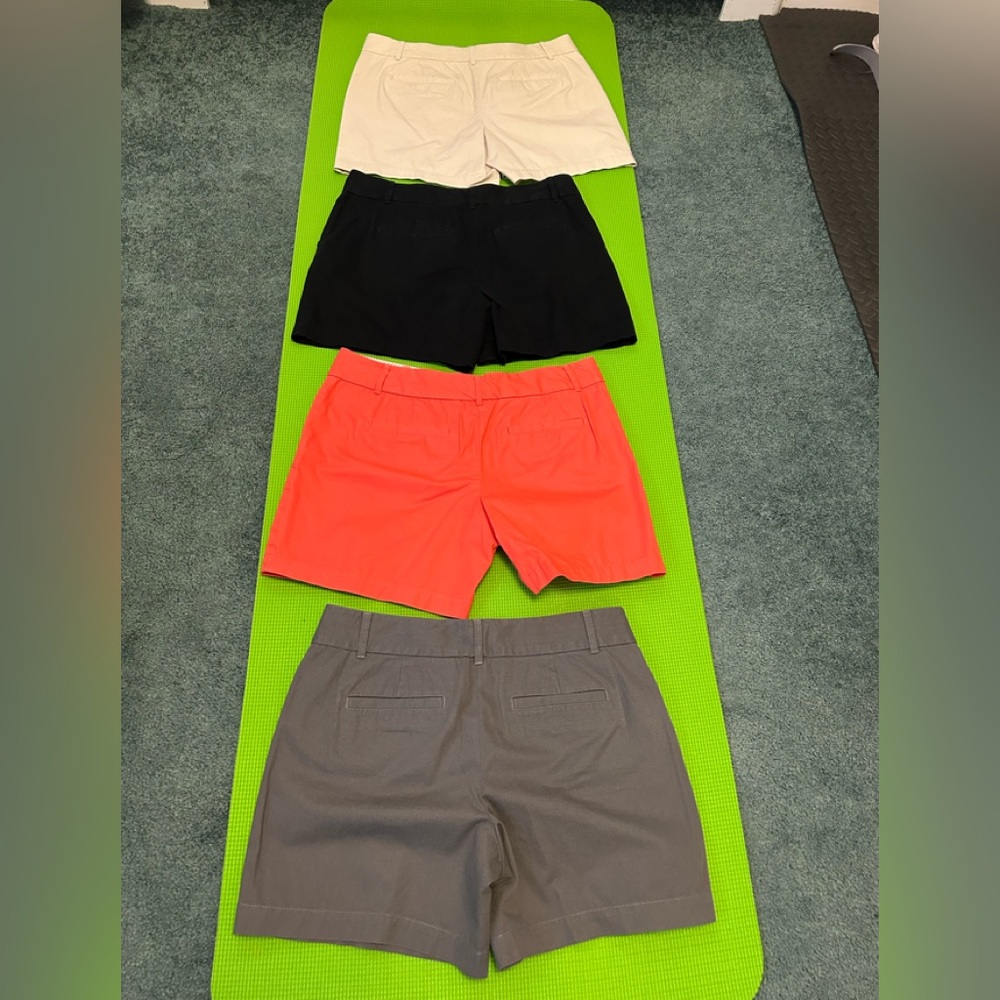 Loft shorts 5 1/2” inseam four pair size 6 EUC - Picture 2 of 10